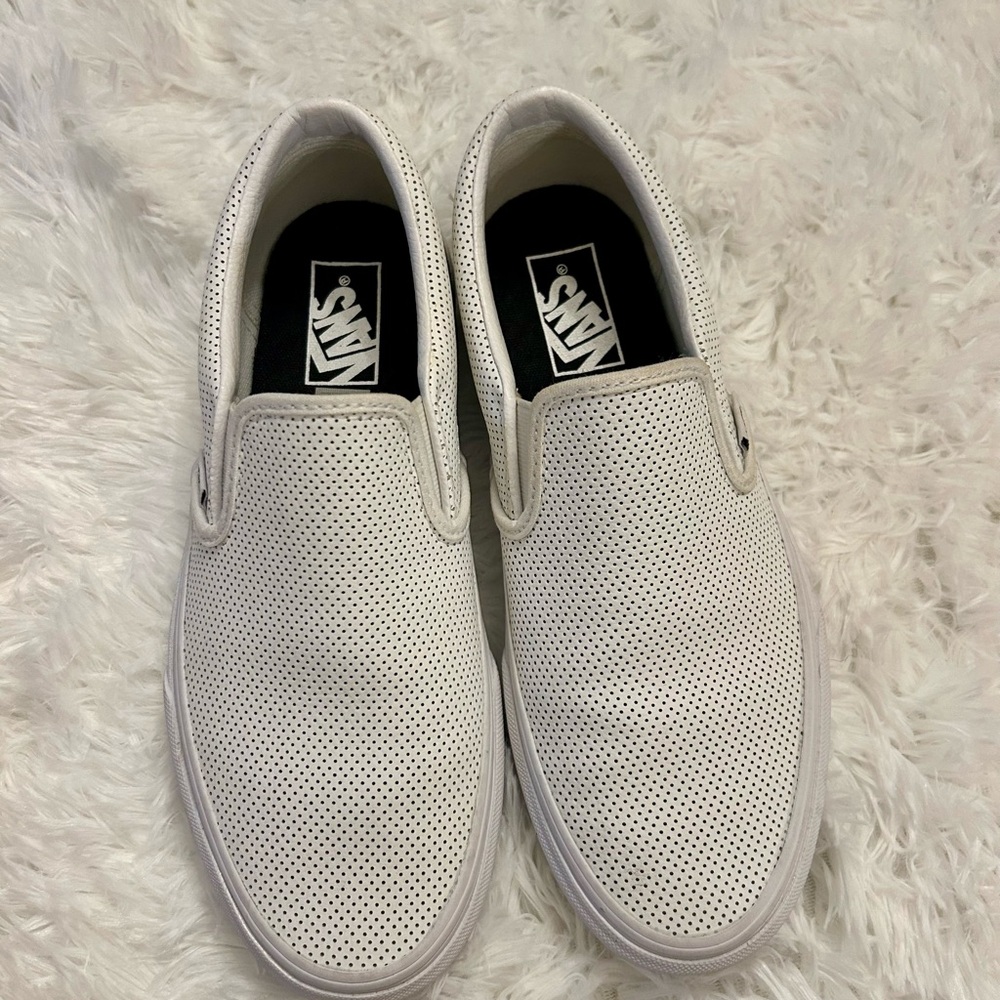Women’s Vans shoe size 9. Gently worn.